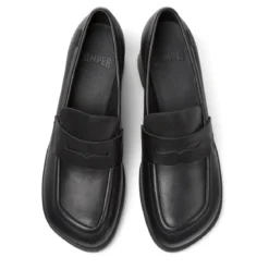 Camper Der neue feminine Absatzschuh für den Alltag ist i schwarz Bootsschuhe