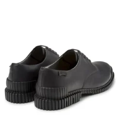 Camper Unser Pix basiert auf einer klassisch inspirierten mittel-grau Schnürschuhe