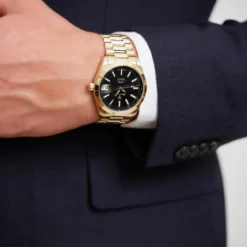 GANT Modisch, stylisch und immer im Trend - diese runde gold Quarzuhr