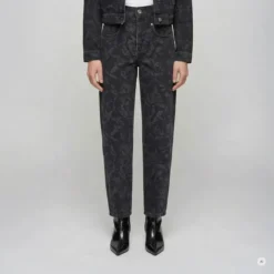 Marc Aurel Der Print verleiht dieser Barrel-Fit-Jeans einen b schwarz Ausgestellte Jeans