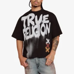 True Religion - Boxy T-Shirt- Rundhalsausschnitt- Markante Log schwarz T-Shirt
