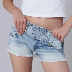 True Religion - Denim-Shorts- Mid-Rise- Ausgefranster Saum- K blau Jeansshorts
